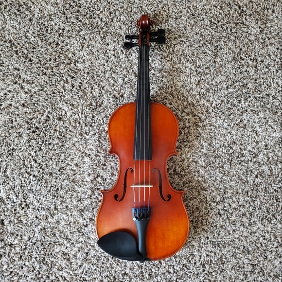 ๐ป Amati's Fine Instruments Model #100 Refurbished Violin Outfit - Picture 6 of 16